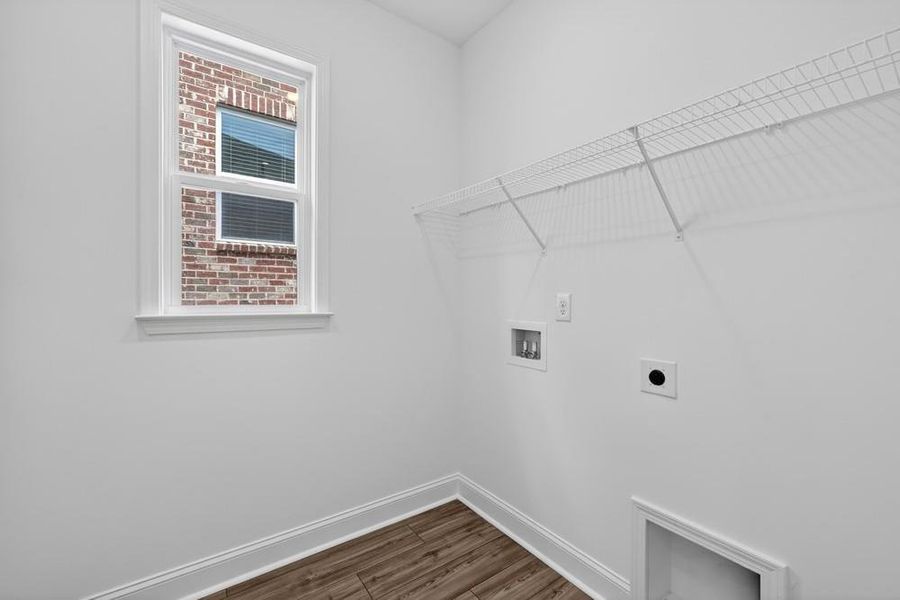 Spacious, unfurnished interior of a new home in Auburn Glen, Dacula (Image 26).