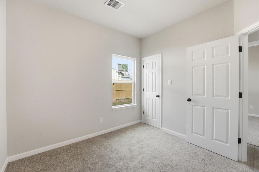 Spacious, unfurnished interior of a new home in , Beaumont (Image 11).