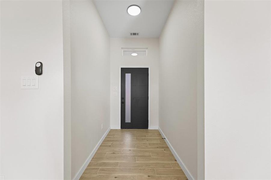 Spacious, unfurnished interior of a new home in , Dallas (Image 17).