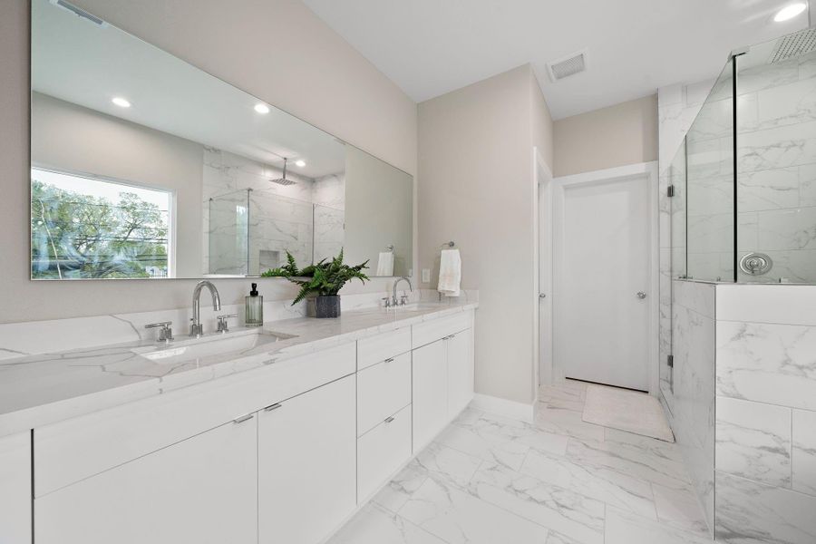 Furnished interior view inside a new home in Scranton Estates, Houston (Image 30).