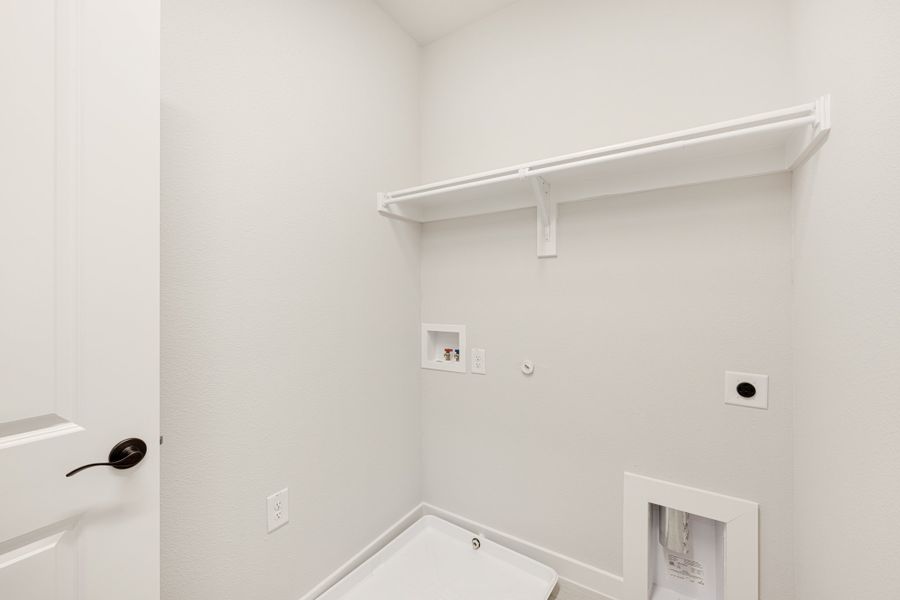 Spacious, unfurnished interior of a new home in Wildridge, Oak Point (Image 45). Spacious, unfurnished interior of a new home in Wildridge, Oak Point (Image 45).