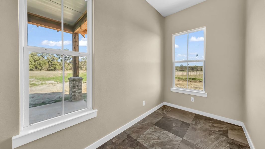 Spacious, unfurnished interior of a new home in Oak Water Ranch, Granbury (Image 26).
