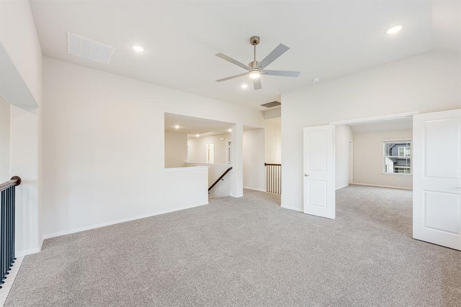 Spacious, unfurnished interior of a new home in Sonoma Verde, McLendon-Chisholm (Image 38).