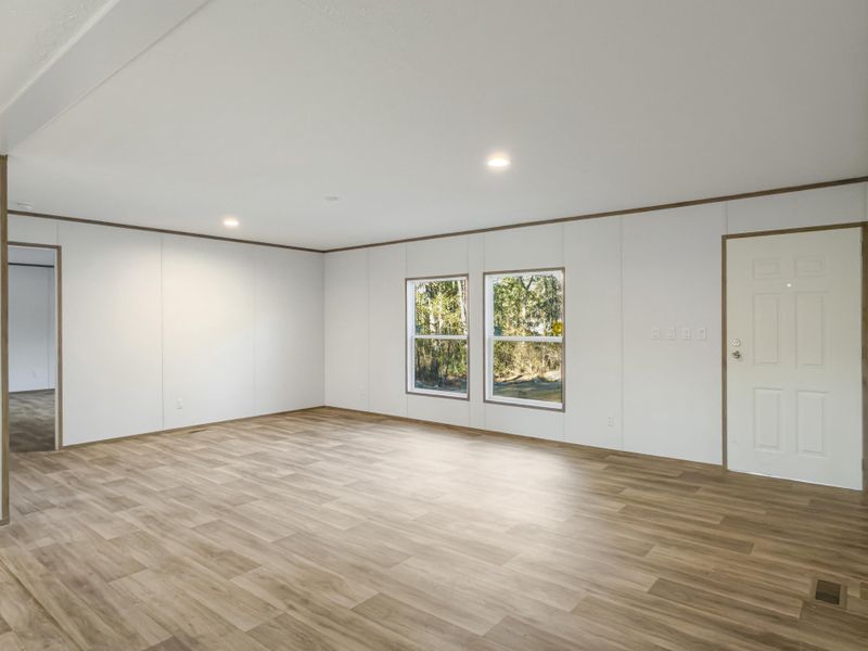 Spacious, unfurnished interior of a new home in , Round O (Image 14).