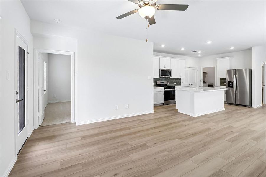 Spacious, unfurnished interior of a new home in Southridge - Spring Series, Princeton (Image 30).