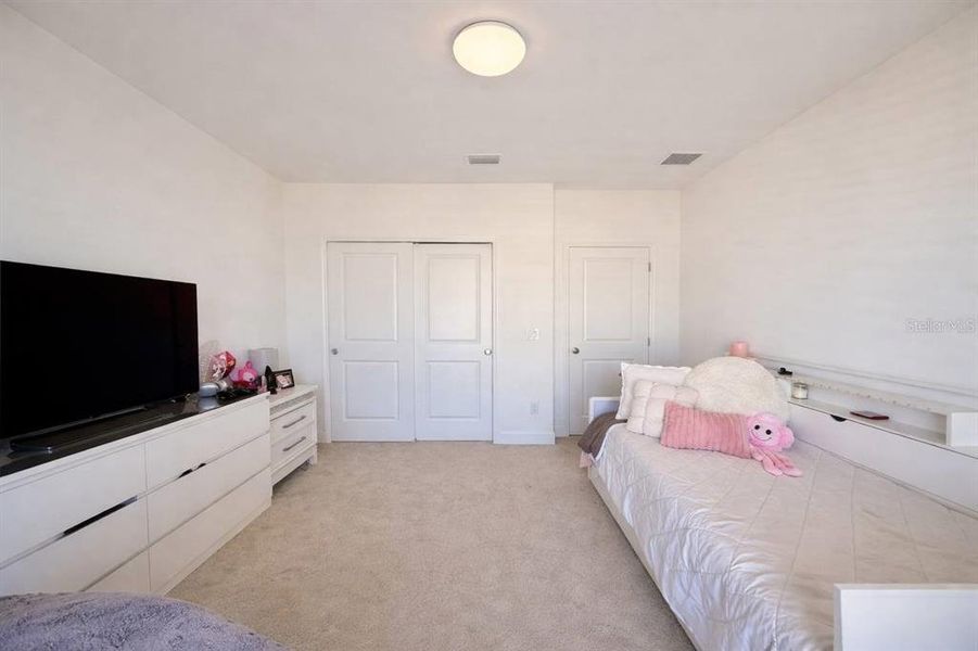 Furnished interior view inside a new home in , Winter Garden (Image 7).