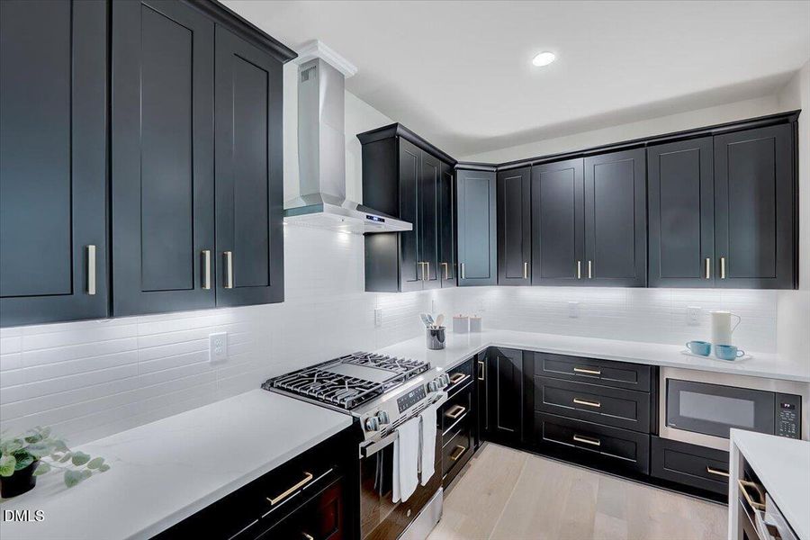 17-730 Hopkins St-17