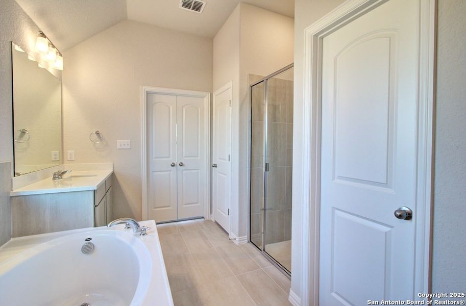 Furnished interior view inside a new home in Meyer Ranch – Premier, New Braunfels (Image 2). Furnished interior view inside a new home in Meyer Ranch – Premier, New Braunfels (Image 2).