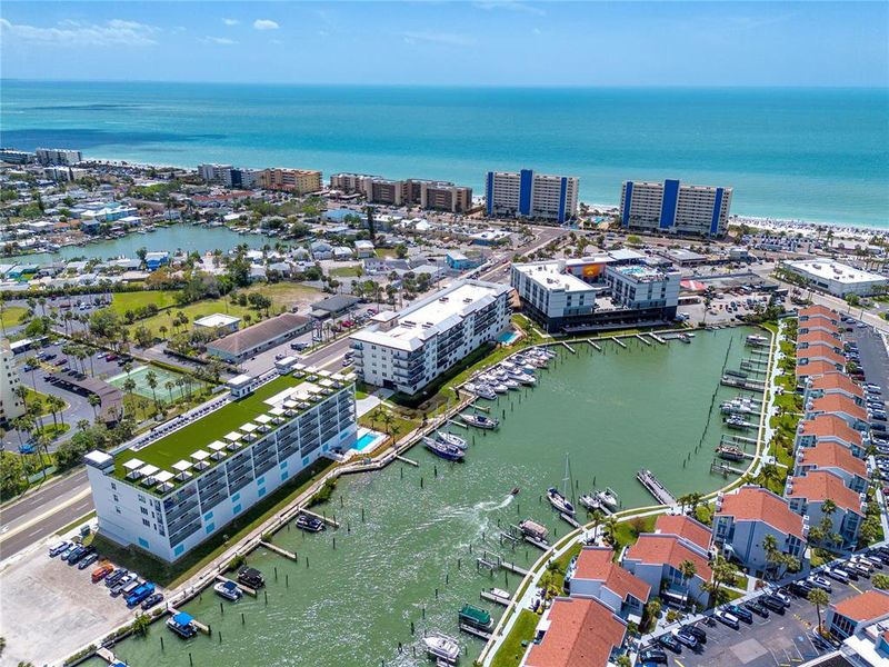 Condo located in Madeira Beach, FL showcasing its design and architecture (Image 34).