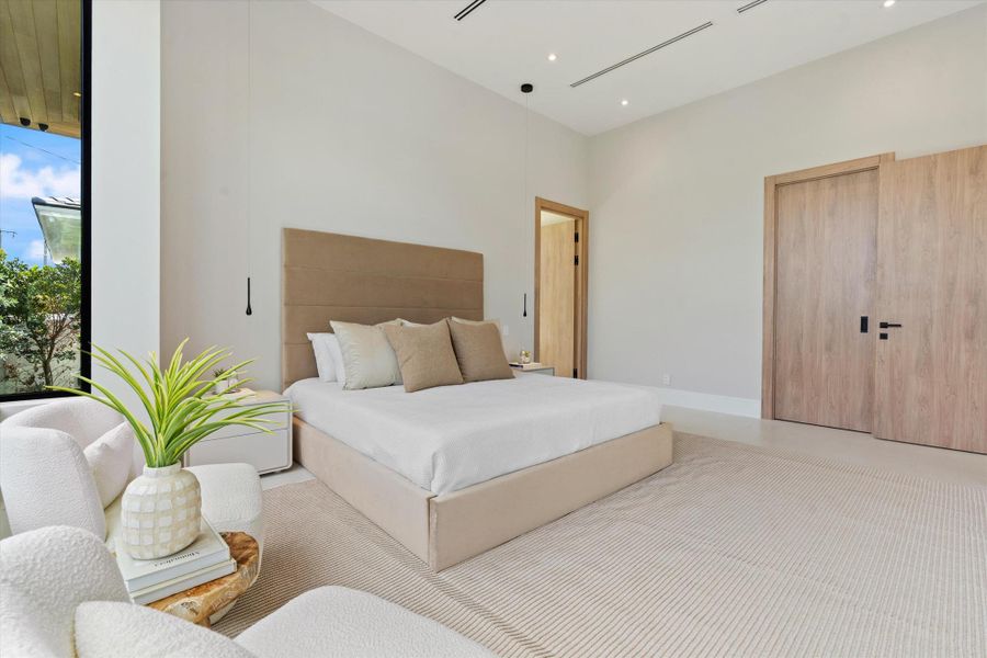 Furnished interior view inside a new home in , Fort Lauderdale (Image 16). Furnished interior view inside a new home in , Fort Lauderdale (Image 16).