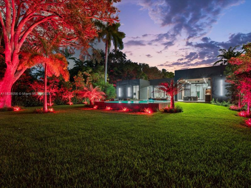 Exterior details and patio area of a home in , Miami (Image 32).