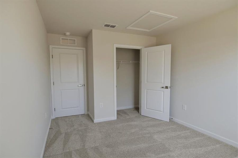 Spacious, unfurnished interior of a new home in Beech Glen, Anderson (Image 14).