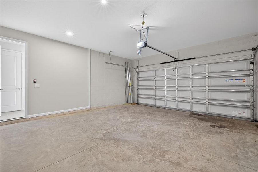 Spacious, unfurnished interior of a new home in Crosswind Ranch, Parrish (Image 14).