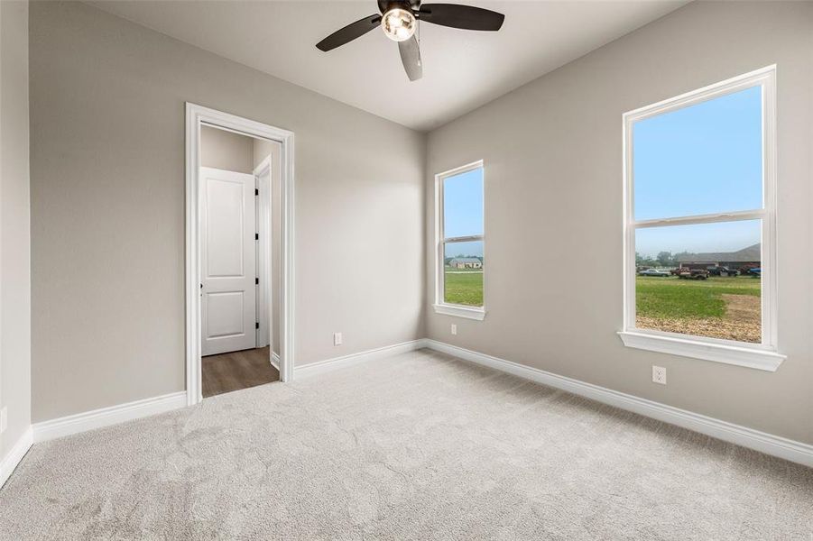 Spacious, unfurnished interior of a new home in , Gatesville (Image 19).