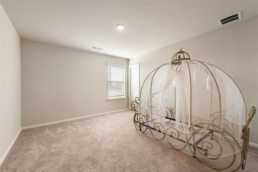 Spacious, unfurnished interior of a new home in Hunters Ridge, Crowley (Image 21).