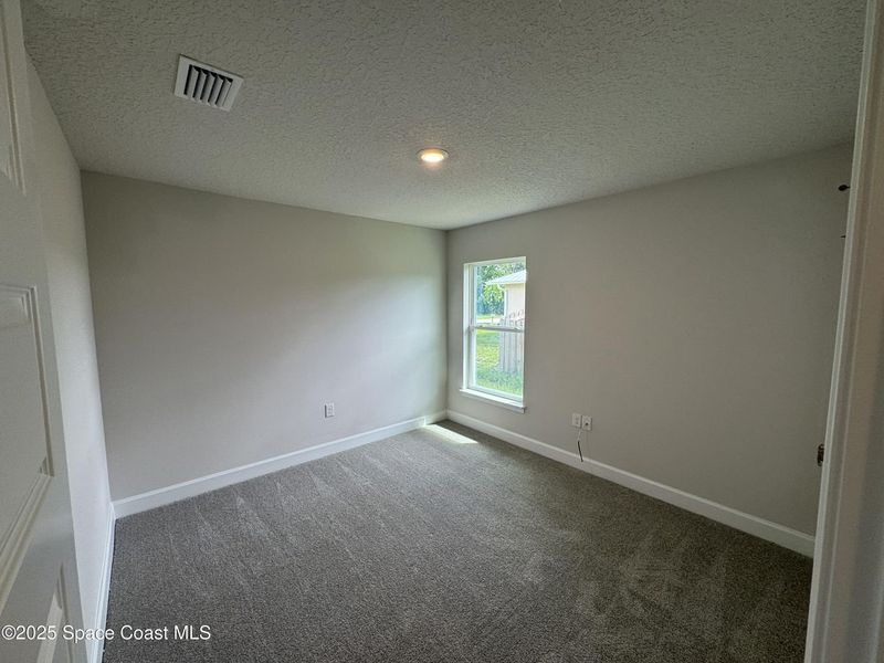 Spacious, unfurnished interior of a new home in Sebastian Highlands, Sebastian (Image 18).