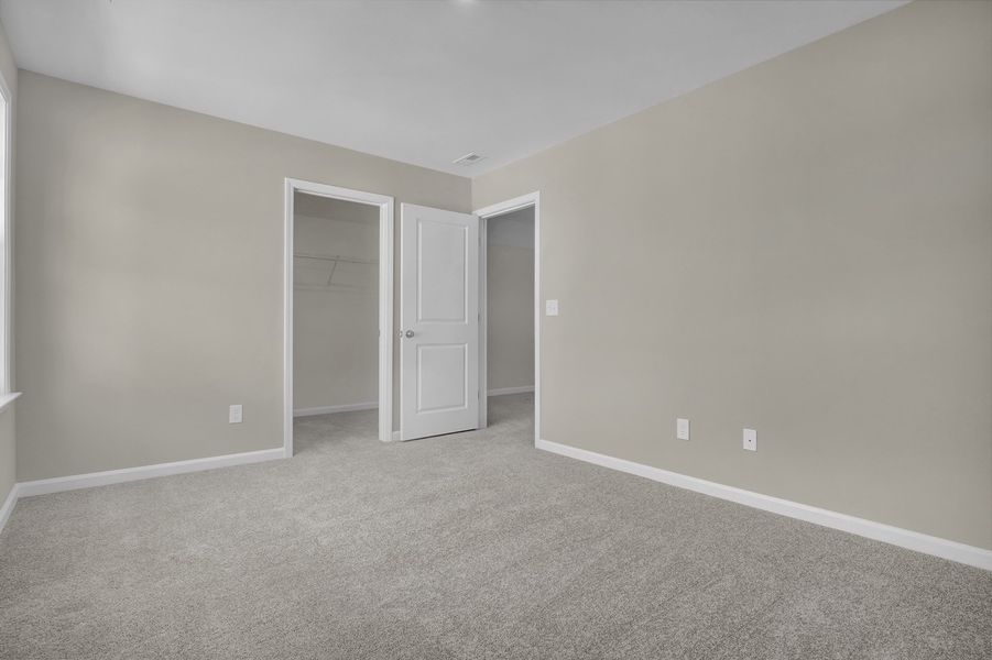 Spacious, unfurnished interior of a new home in Grand Park, Leland (Image 30).