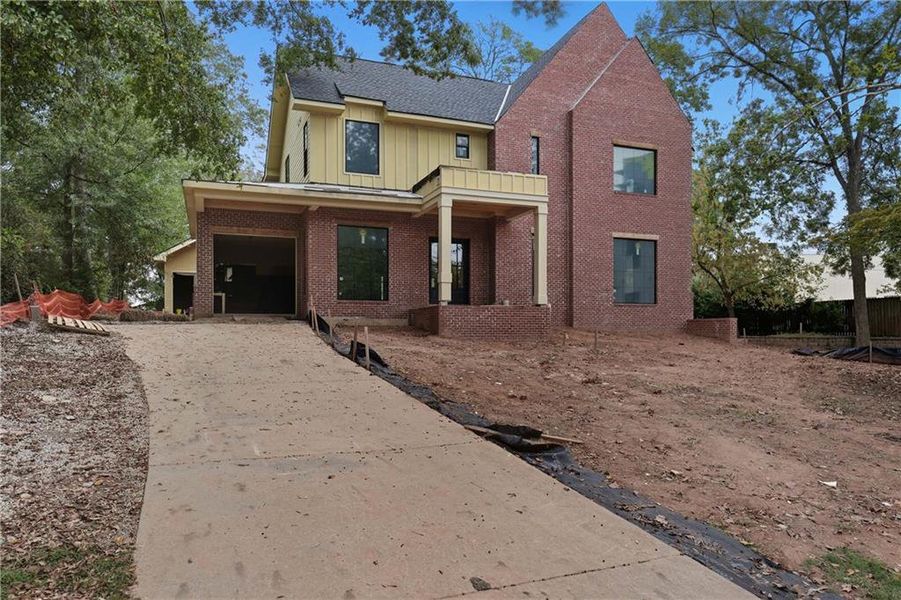 Exterior details and patio area of a home in , Atlanta (Image 1).