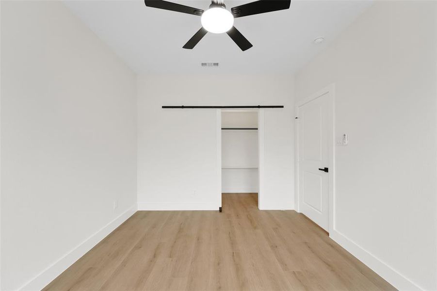 Spacious, unfurnished interior of a new home in , Dallas (Image 24).