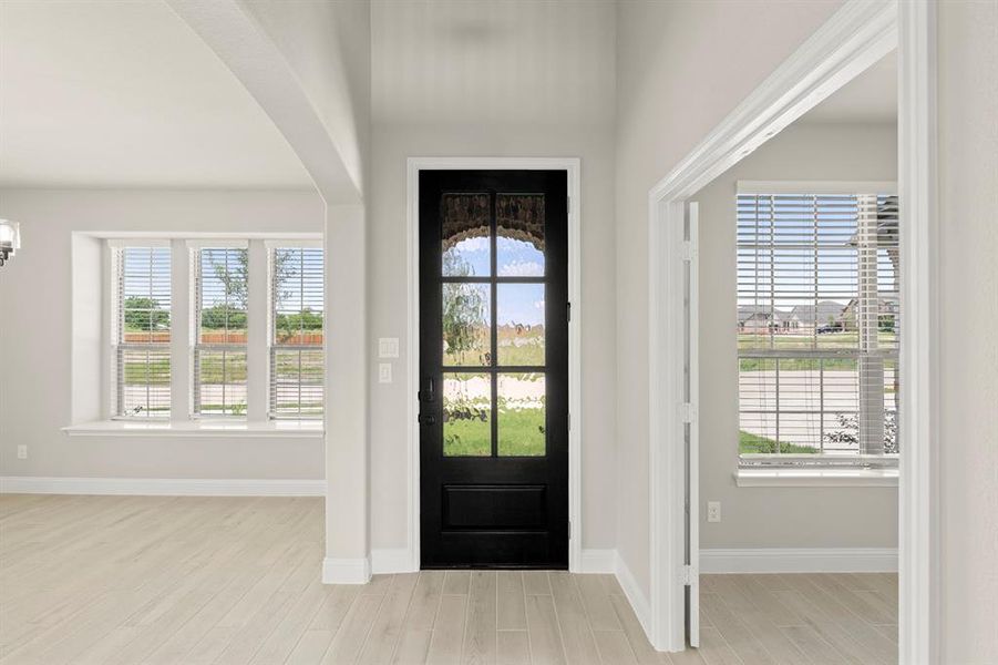 DFW-Lovers Landing-Concept 3218-915 Allegro Avenue-Foyer-Risewell Homes