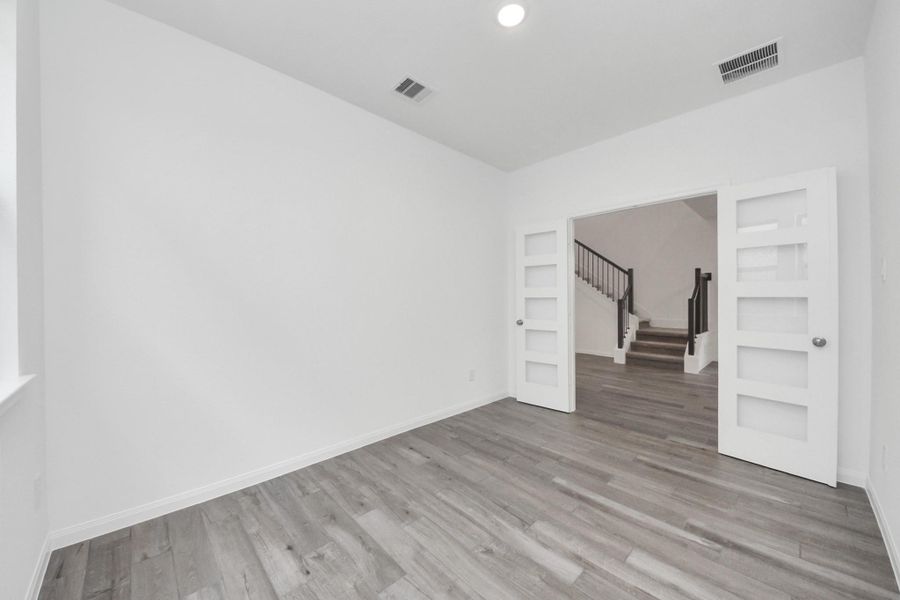 Spacious, unfurnished interior of a new home in Elyson, Katy (Image 15).