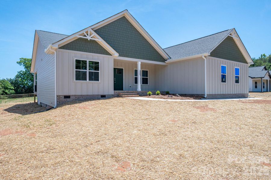 Exterior details and patio area of a home in , Maiden (Image 18).