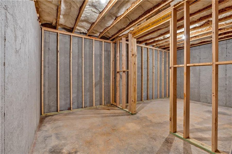 Spacious, unfurnished interior of a new home in Palmer Falls, Douglasville (Image 28).