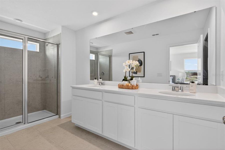 Furnished interior view inside a new home in , Orlando (Image 16).