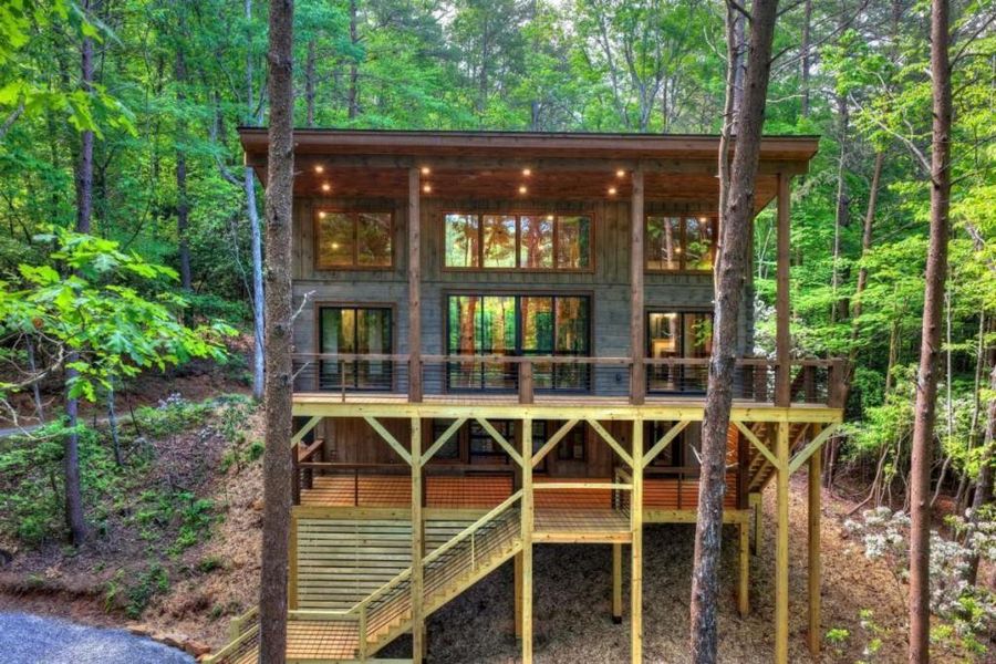 Image 60 of a home in .