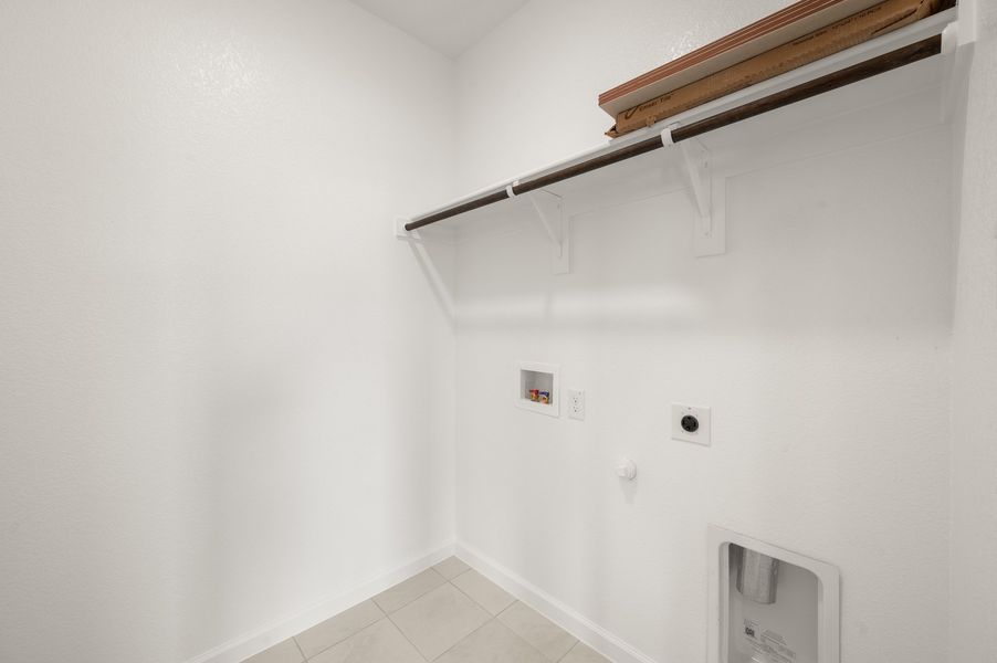 Spacious, unfurnished interior of a new home in Burgess Meadows, Cleburne (Image 23).