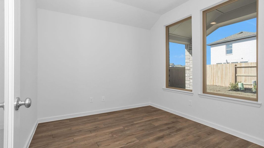 Spacious, unfurnished interior of a new home in Brookewater, Rosenberg (Image 13).