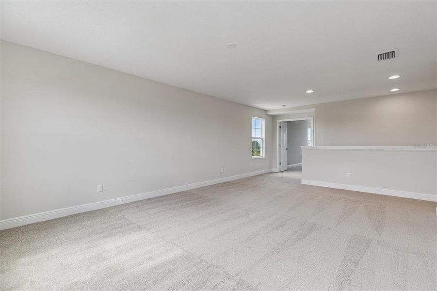 Spacious, unfurnished interior of a new home in Mirada, San Antonio (Image 12).