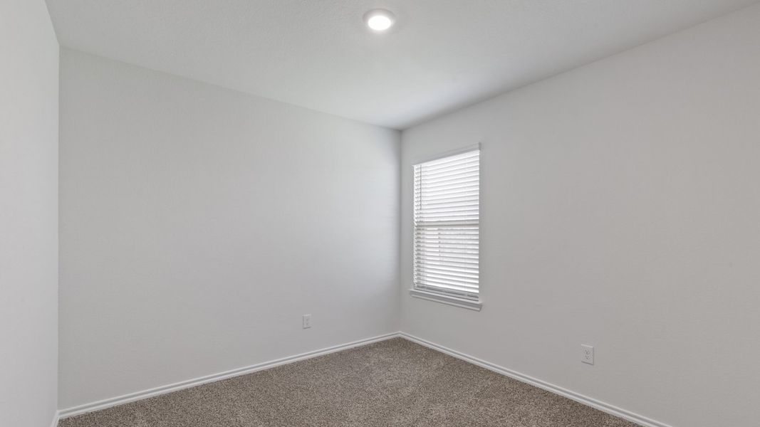 Spacious, unfurnished interior of a new home in Stonewyck Farms, Ennis (Image 24).