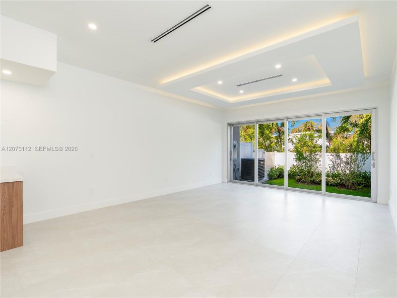 Spacious, unfurnished interior of a new home in , Fort Lauderdale (Image 16).
