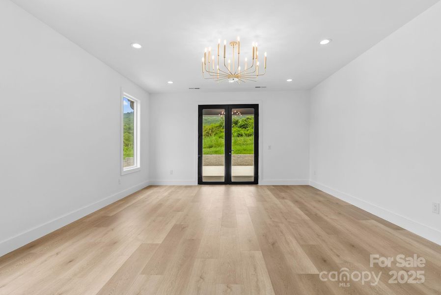 Spacious, unfurnished interior of a new home in , Mills River (Image 19).