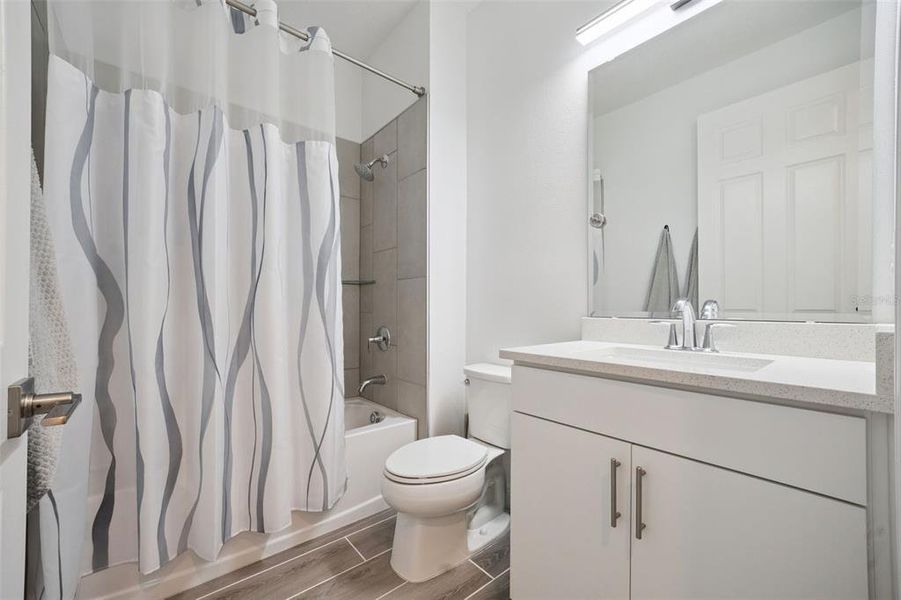 Furnished interior view inside a new home in , Mount Dora (Image 59).