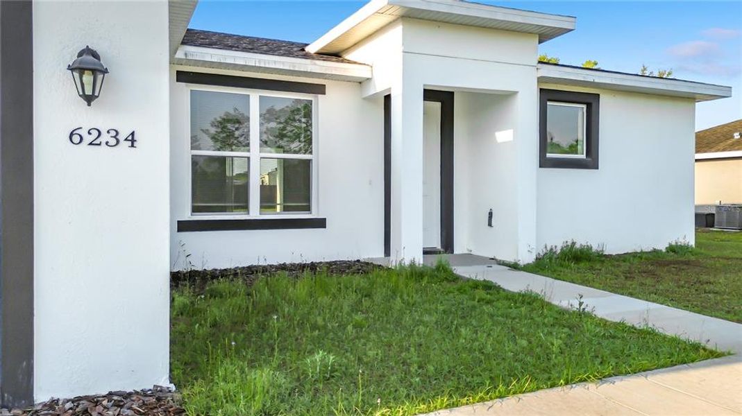 Exterior details and patio area of a home in , Ocala (Image 26).