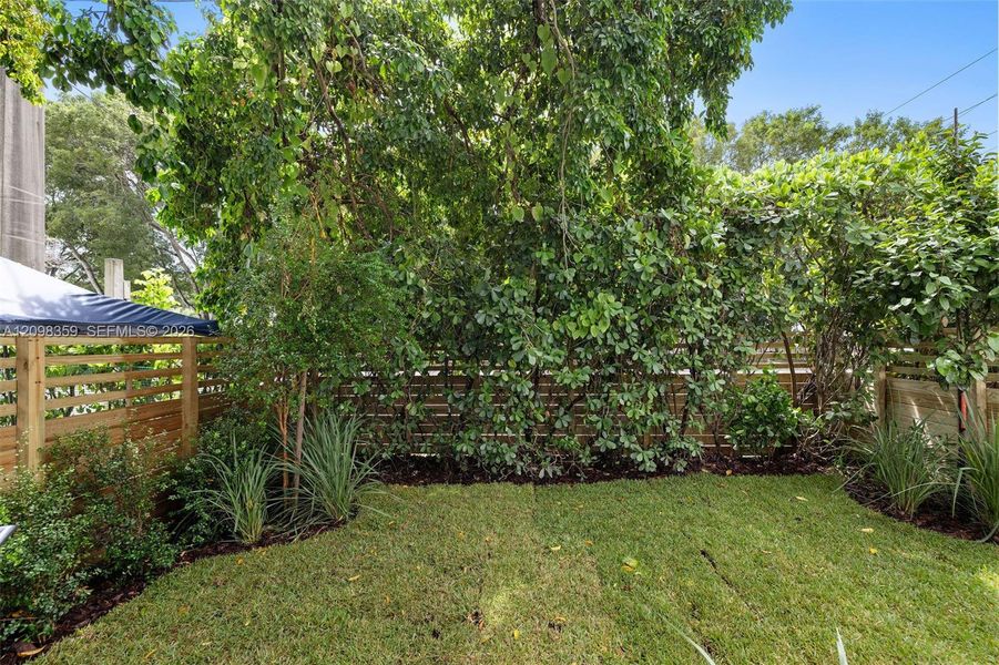 Natural landscape and outdoor views near in South Miami (Image 29). Natural landscape and outdoor views near in South Miami (Image 29).