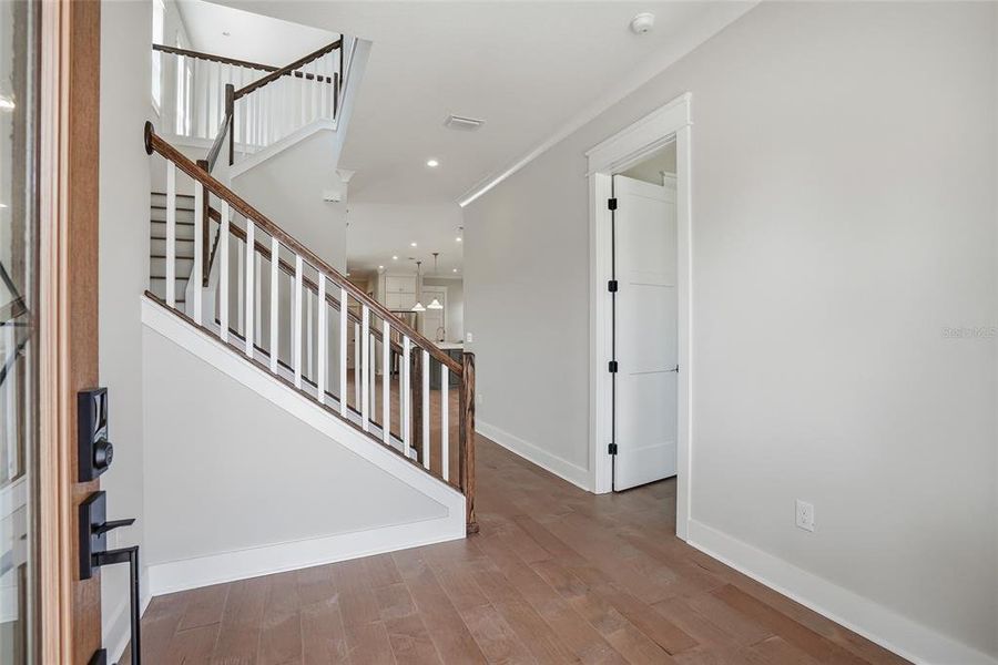 Spacious, unfurnished interior of a new home in , St. Petersburg (Image 23).