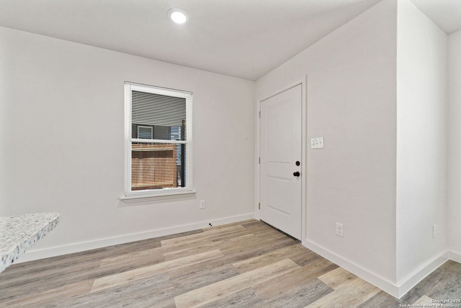 Spacious, unfurnished interior of a new home in , San Antonio (Image 10).