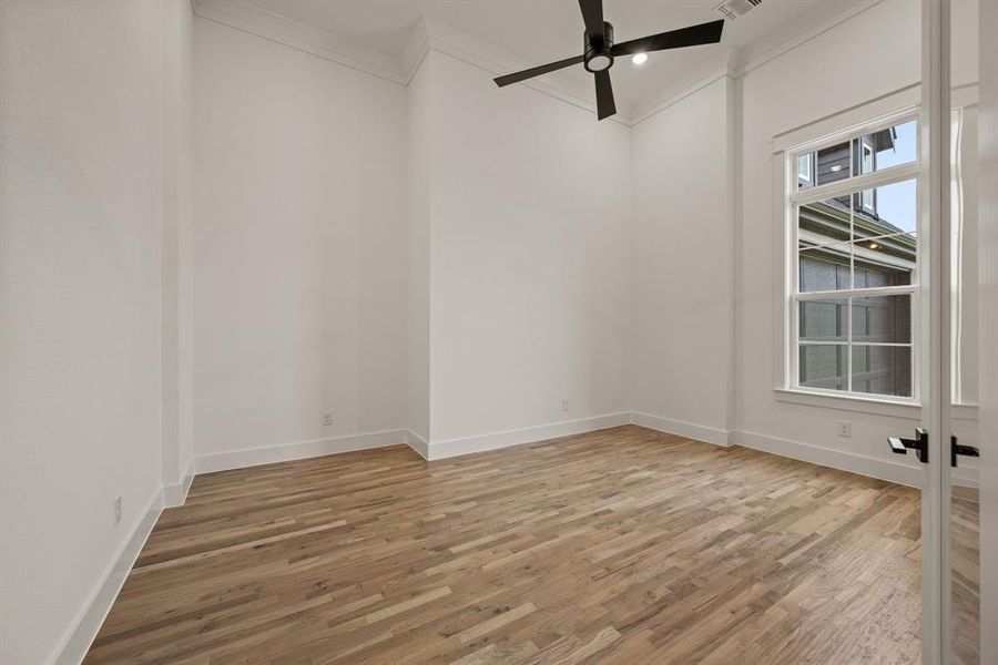 Spacious, unfurnished interior of a new home in Rolling Creek Ranch, Aledo (Image 32).