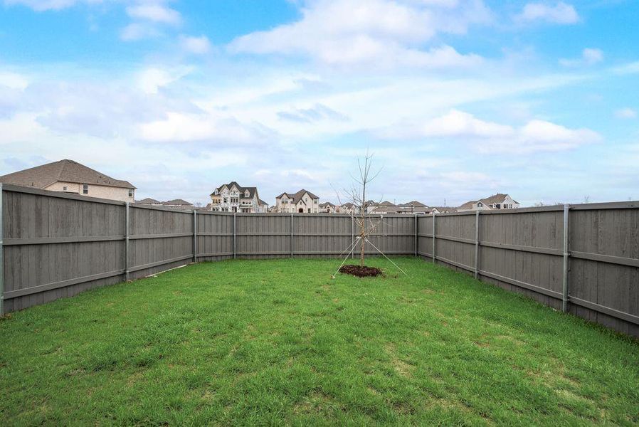 Front exterior of a new home in Prairie Ridge, Midlothian, TX, highlighting curb appeal (Image 16). Front exterior of a new home in Prairie Ridge, Midlothian, TX, highlighting curb appeal (Image 16).
