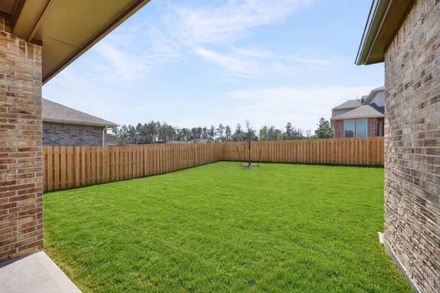 Exterior details and patio area of a home in COLTON, Todd Mission (Image 3).