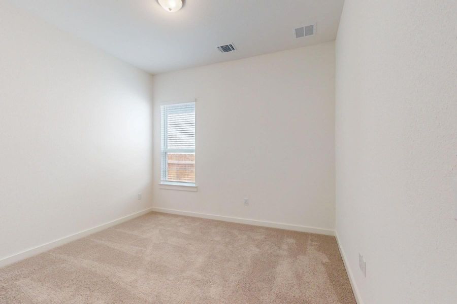 Spacious, unfurnished interior of a new home in Edgewood, Leander (Image 26).