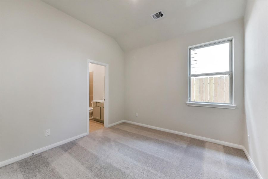 Spacious, unfurnished interior of a new home in River Ranch Meadows, Dayton (Image 30).