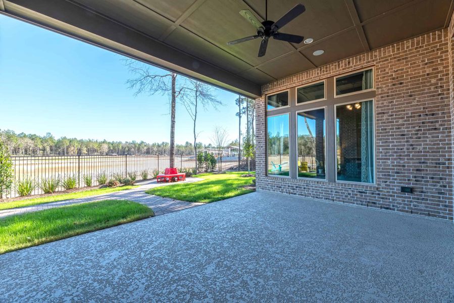 Representative exterior details of a home built from the 4290 by Ravenna Homes in Artavia 70′, Conroe (Image 4). Representative exterior details of a home built from the 4290 by Ravenna Homes in Artavia 70′, Conroe (Image 4).