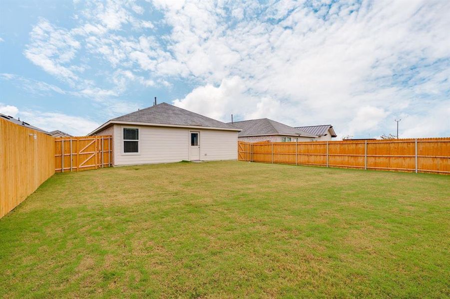 Exterior details and patio area of a home in Falcon Heights, Forney (Image 3).