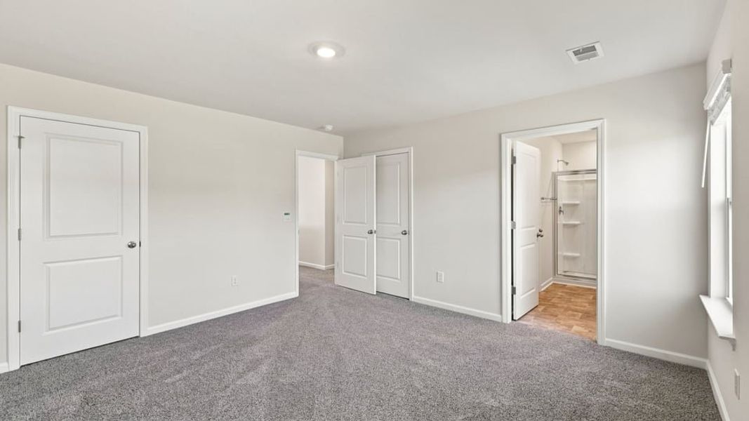 Spacious, unfurnished interior of a new home in Woodglen, Piedmont (Image 30). Spacious, unfurnished interior of a new home in Woodglen, Piedmont (Image 30).