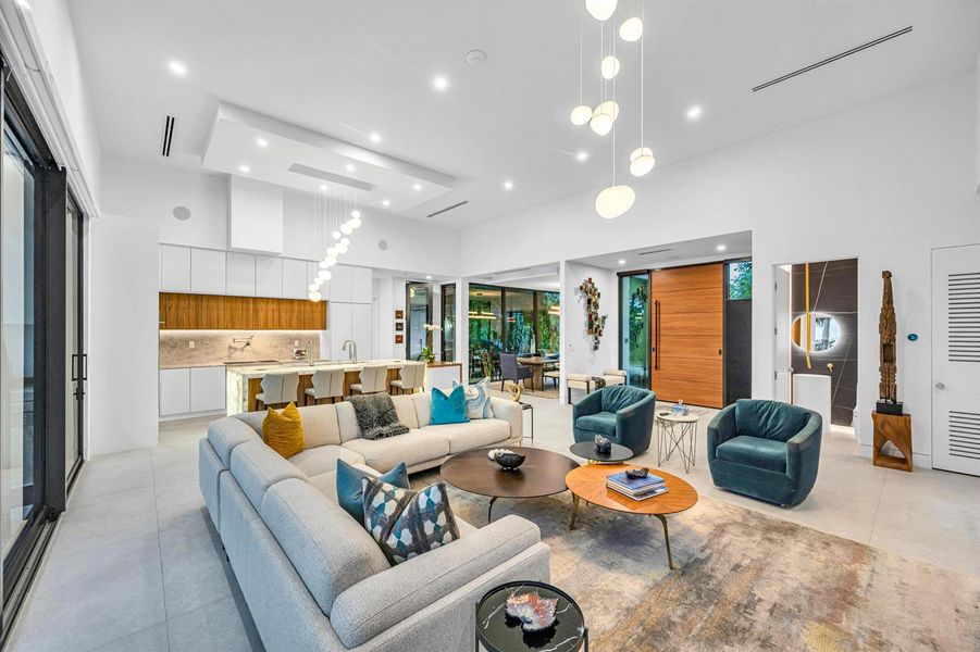 215 NE 28TH CT--39 215 NE 28TH CT--39