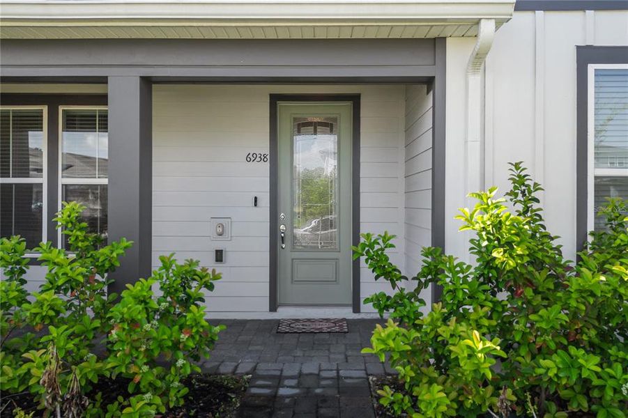 Exterior details and patio area of a home in , Orlando (Image 3).